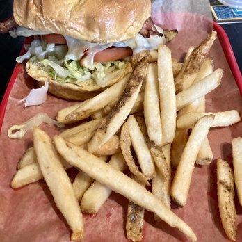 Bleacher Bar - Chicken Sandwich - Sports Bars Near Me - Boston, Massachusetts