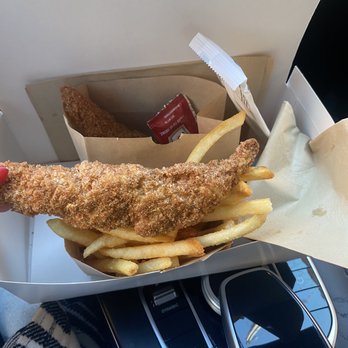Daybird - Size of chicken tender - Chicken Shop Near Me - Los Angeles, California Daybird - Size of chicken tender - Chicken Shop Near Me - Los Angeles, California