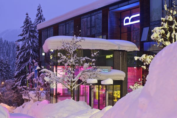 Riders Hotel by null