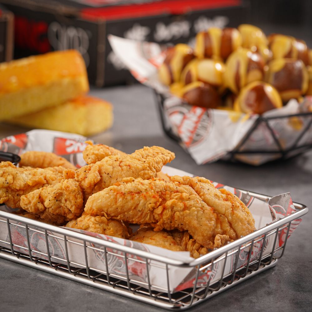 WING SNOB Updated October 2024 17 Photos & 13 Reviews 801 N Shary