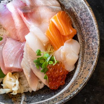 Ozumo - Chirashi Bowl ($32) - Izakaya Near Me - San Jose, California