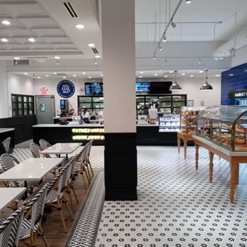 Paris Baguette - the interior of a restaurant - Bakeries Near Me - Chicago, Illinois Paris Baguette - the interior of a restaurant - Bakeries Near Me - Chicago, Illinois
