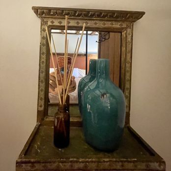 Race Brook Lodge - Nice touches in the room - Hotels Near Me - Sheffield, Massachusetts