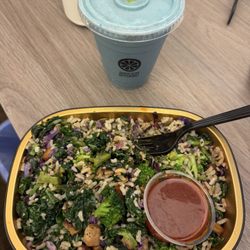 Green & Tonic - Rainbow Rice Bowl & Anna Kaiser Blue Moves Smoothie