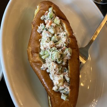 River & Post - Lobster Roll - Lounges Near Me - Jacksonville, Florida