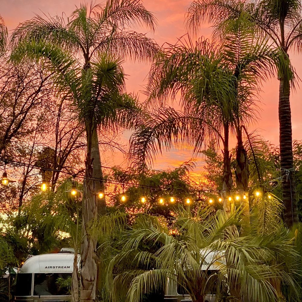Caravan Outpost - Pink power every night - Hotels Near Me - Ojai, California