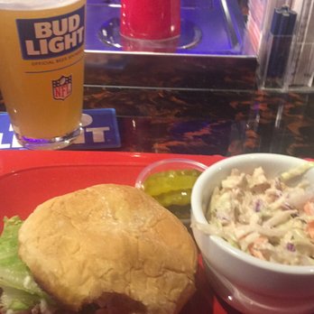 Common Pub & Grille - Dive Bars Near Me - Bristol, Rhode Island