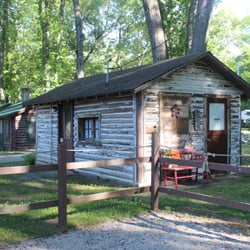 Cabin Fever Round Lake Resort