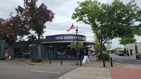Dos Hermanos Cafe by null