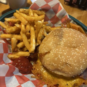 Tree House Cafe - Magnolia Burger - Cafes Near Me - Magnolia, Texas Tree House Cafe - Magnolia Burger - Cafes Near Me - Magnolia, Texas