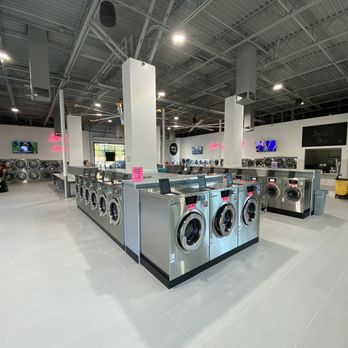 Love Laundry - This place is huge! - Laundromat Near Me - Sacramento, California