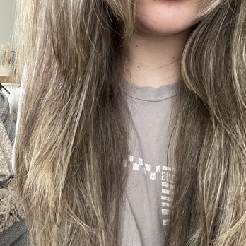 Vivid Salon - My hair after one wash, horrible choppy uneven layers and tons of ash. - Hair Salons Near Me - Mississauga, Ontario