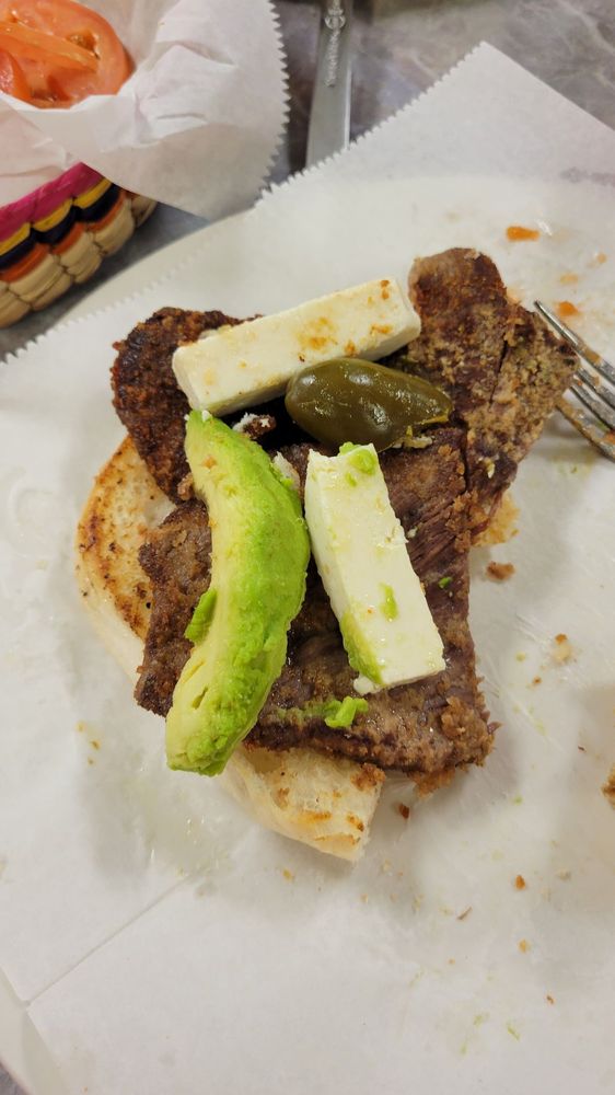 La Misma Luna Mexican Store Logo