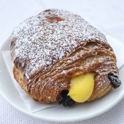 Pasticceria Tombolan - Brioche with cream and chocolate