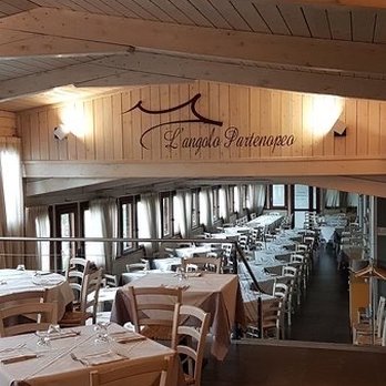L'Angolo Partenopeo - Interno locale - Pizza Near Me - Beinasco, TO L'Angolo Partenopeo - Interno locale - Pizza Near Me - Beinasco, TO