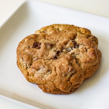 Kayla's Cake - Walnut Chocolate Chip Cookie IG @huangryfoodie - Desserts Near Me - Fullerton, California Kayla's Cake - Walnut Chocolate Chip Cookie IG @huangryfoodie - Desserts Near Me - Fullerton, California