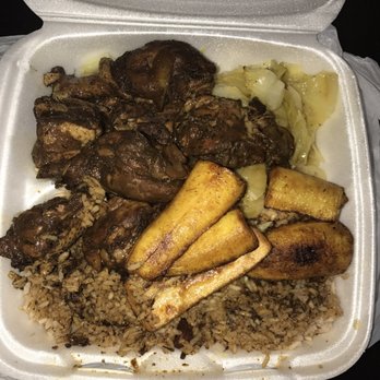 Bratenahl Kitchen - jerk Chicken with Plantains! - Caribbean Near Me - Cleveland, Ohio Bratenahl Kitchen - jerk Chicken with Plantains! - Caribbean Near Me - Cleveland, Ohio