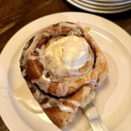 Cinnamon Roll Cinnamon Roll