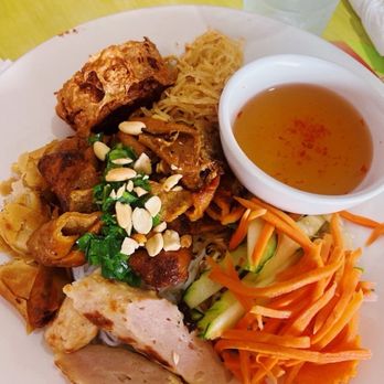 Bistro B - Vietnamese Near Me - Dallas, Texas