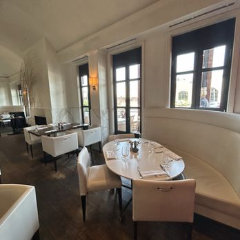 Cafe Zinc - Interior seating - French Near Me - Midland, Michigan