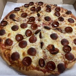 DiPaulo's Pizzeria - Small pepperoni pizza