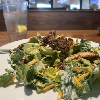 Snuffer's Restaurant & Bar - The Texas Classic Salad - American Near Me - Richardson, Texas