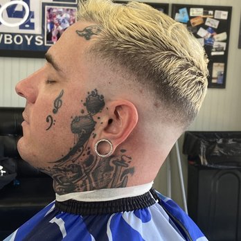 Duff's Barber Shop - Barbers Near Me - White Settlement, Texas
