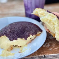 Phinista - Ube bun with custard