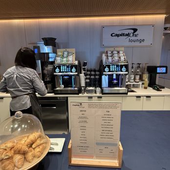 Capital One Lounge - Café bar - Airport Lounges Near Me - Dulles, Virginia