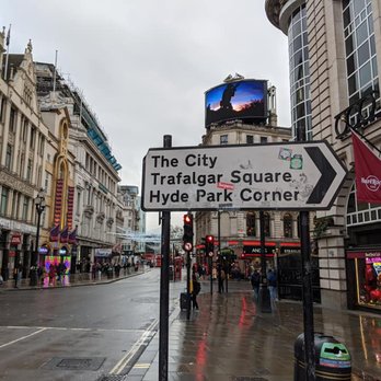 Piccadilly Circus - Landmarks & Historical Buildings Near Me - London, XGL