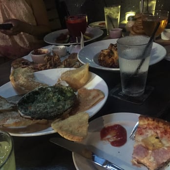 Yard House - Ham and Pineapple Pizza - New American Near Me - Orlando, Florida Yard House - Ham and Pineapple Pizza - New American Near Me - Orlando, Florida
