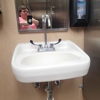 Winn-Dixie - Sink in the stall - Drugstores Near Me - Leesburg, Florida