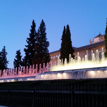 Jardines del Triunfo - Parks Near Me - Granada, GR