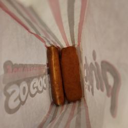 Pinkbox - This is the way you should put Maple Bars in a bag so the Maple doesn't get on the other bar, except I would have liked it face up.