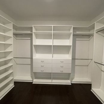 Closets by Design - Nashville - Center of closet - Interior Design Near Me - Franklin, Tennessee Closets by Design - Nashville - Center of closet - Interior Design Near Me - Franklin, Tennessee