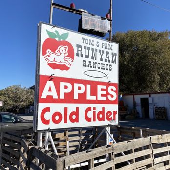 Runyan Ranches - Sign outside the petting zoo. - Specialty Food Near Me - Mayhill, New Mexico