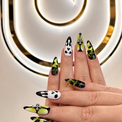 Shape Nail Lounge