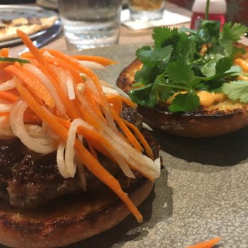Moku Kitchen - Cocktail Bars Near Me - Honolulu, Hawaii