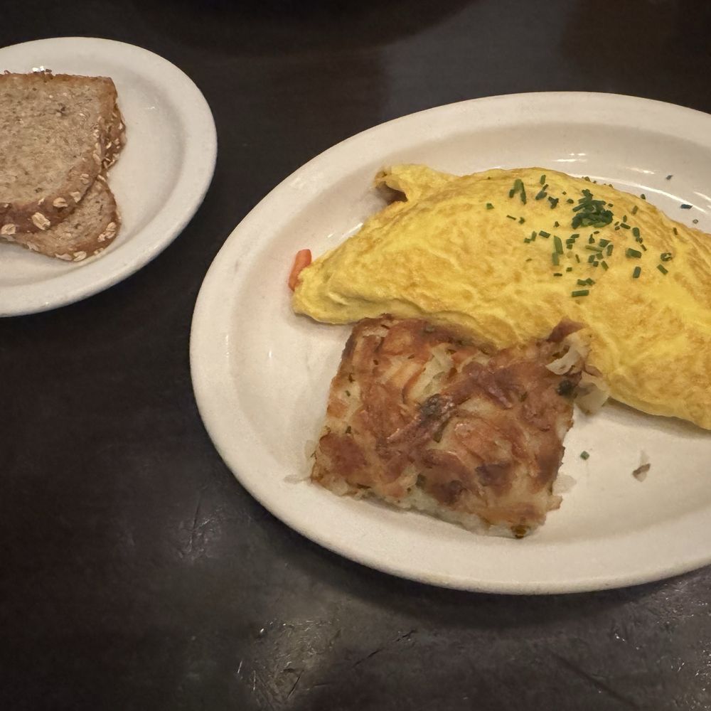 City Limits Diner - Vegetable omelette to which I added Swiss cheese. In-house multigrain toast and a wonderfully folded and not overcooked hash brown. - Diners Near Me - White Plains, New York City Limits Diner - Vegetable omelette to which I added Swiss cheese. In-house multigrain toast and a wonderfully folded and not overcooked hash brown. - Diners Near Me - White Plains, New York