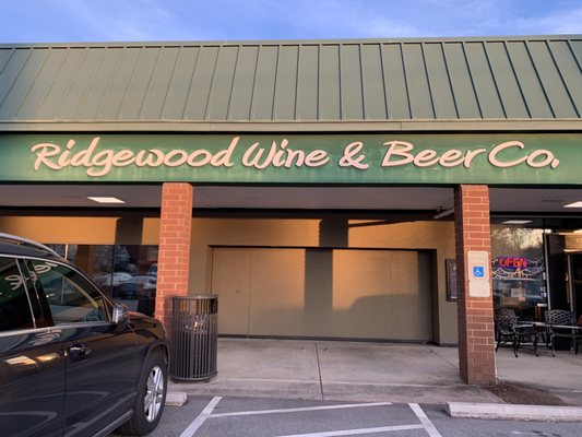 Ridgewood Wine & Beer Co. by null