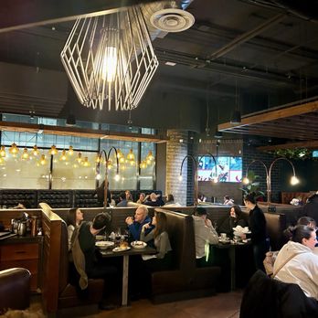 Kellys Landing - Sports Bars Near Me - Toronto, Ontario