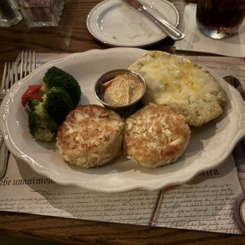 Half Way House - Crab cakes with twice baked potato and broccoli - American Near Me - Richmond, Virginia