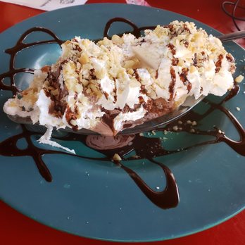 Cool Cat Cafe - HUGE dessert portions! - Burgers Near Me - Kihei, Hawaii