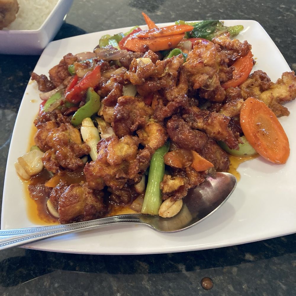 Noy’S Tuk Tuk Thai Oro Valley - 6 Pad Prik Pow - Thai Near Me - Oro Valley, Arizona