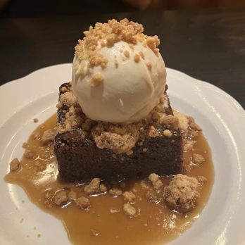 Armitage Alehouse - Sticky Date Cake - Pubs Near Me - Chicago, Illinois Armitage Alehouse - Sticky Date Cake - Pubs Near Me - Chicago, Illinois