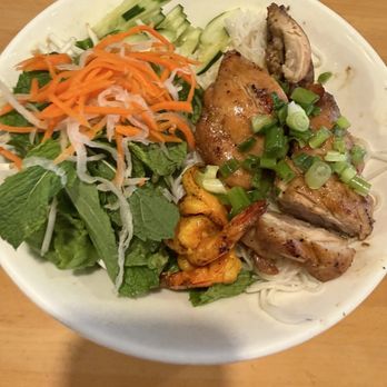 Bốn Mùa | Vietnamese Restaurant - Chicken bowl - Vietnamese Near Me - Sacramento, California Bốn Mùa | Vietnamese Restaurant - Chicken bowl - Vietnamese Near Me - Sacramento, California