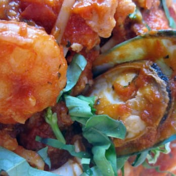 Viztango Cafe - Mix Seafood Linguini - Italian Near Me - Los Angeles, California Viztango Cafe - Mix Seafood Linguini - Italian Near Me - Los Angeles, California