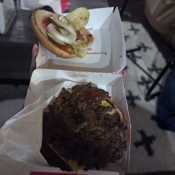 Steak ’n Shake - American Near Me - Frisco, Texas