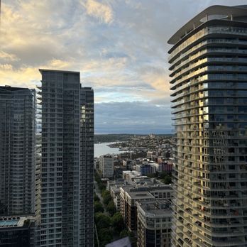 The Ayer - Beautiful view. But this place with its terrible management isn't worth $4000 per month - Apartments Near Me - Seattle, Washington