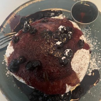 Holston House - Breakfast pancakes covered with fruit compote. - Hotels Near Me - Nashville, Tennessee Holston House - Breakfast pancakes covered with fruit compote. - Hotels Near Me - Nashville, Tennessee
